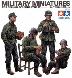 1:35 German Soldiers at Rest (WWII)